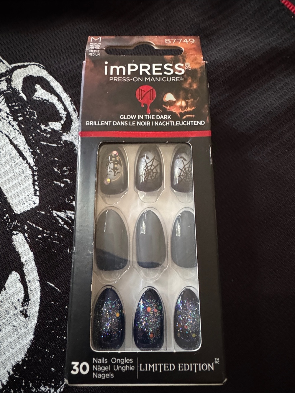imPRESS Black Glow-In-The-Dark Press-On Nails with Glitter & Spiderweb Accents